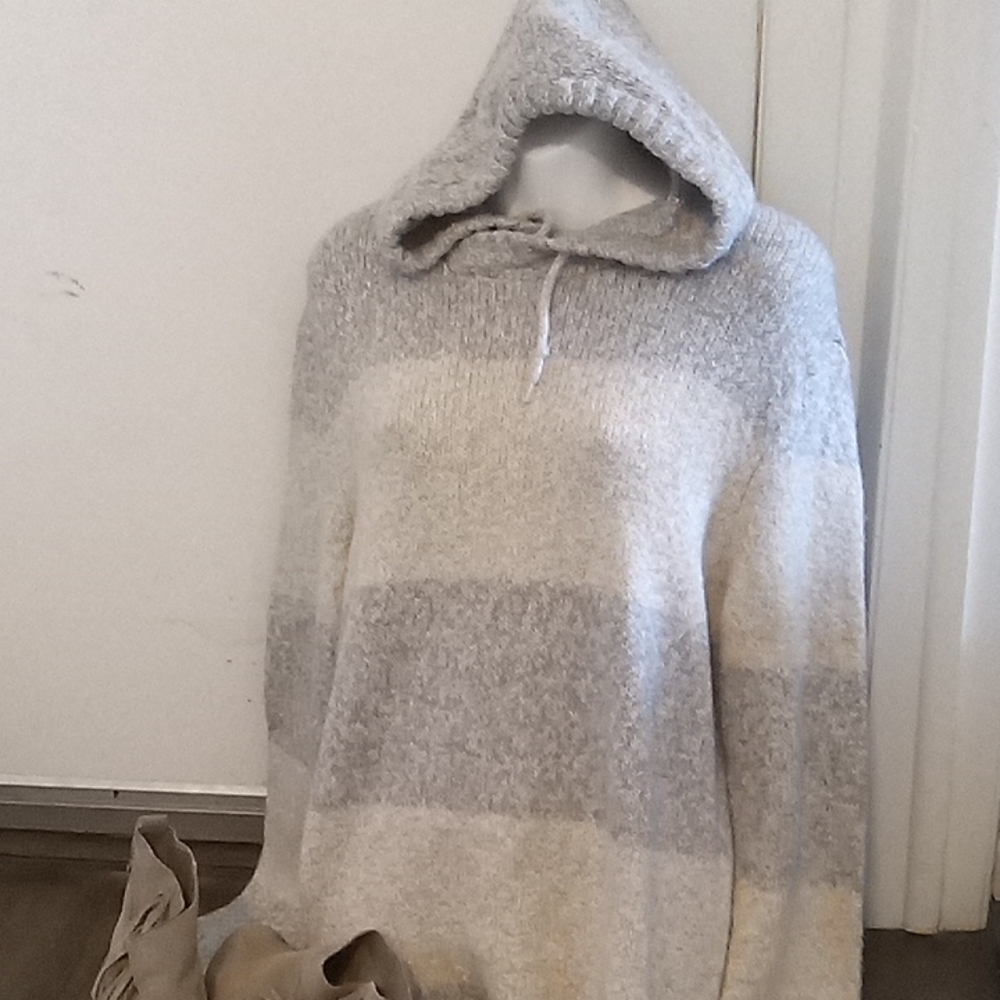 Retrofit Pullover Color Block Sweater